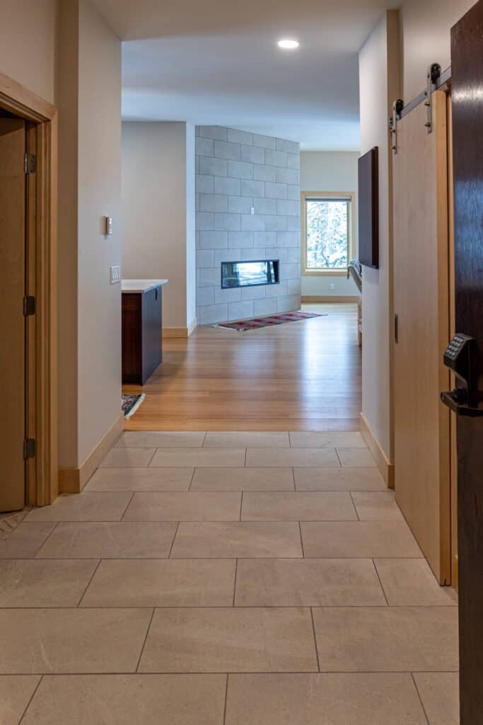 Sandy Condo Remodeler for Entry Way in Alta