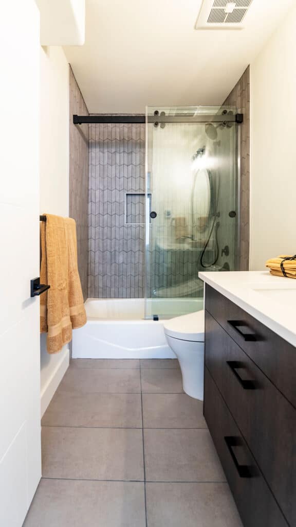 Alta Bath Remodel with Tile Accent