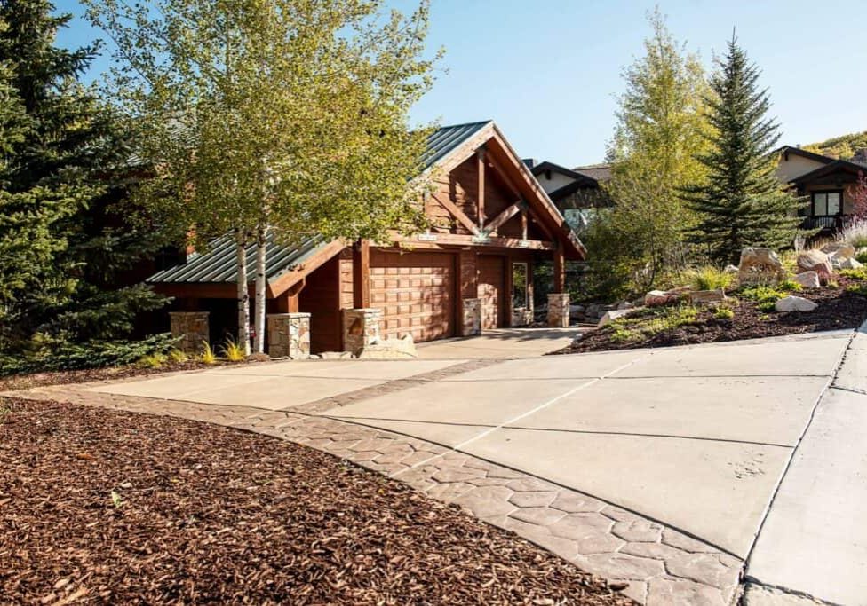 deck builder park city front of house 1536x1025